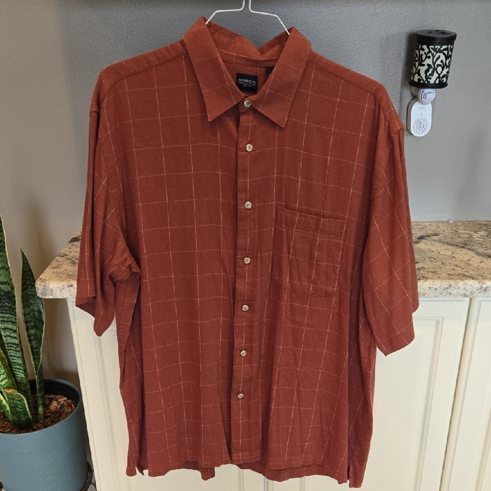 Arrow Rust Windowpane Short-Sleeve Button-Up Shirt